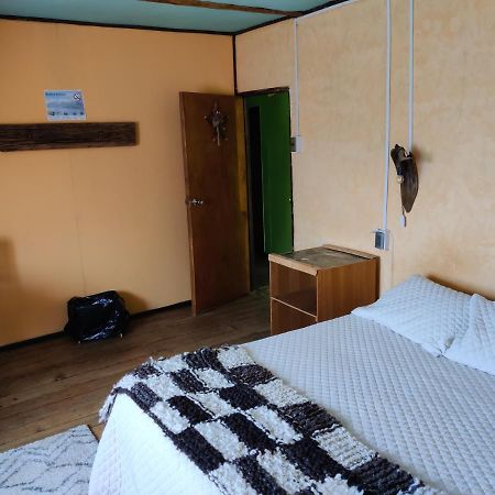 Hosteria Huemules Puerto Guadal Bagian luar foto