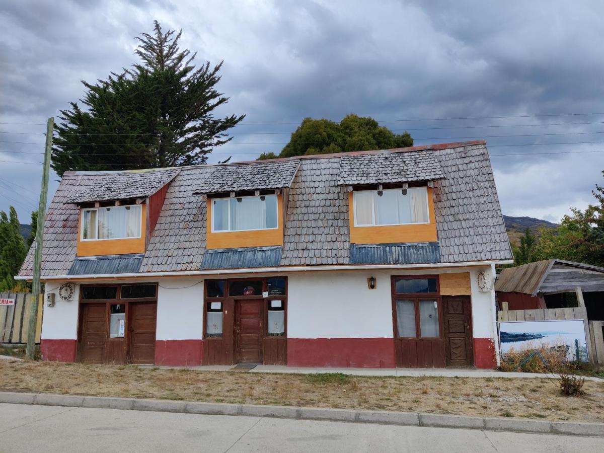 Hosteria Huemules Puerto Guadal Bagian luar foto