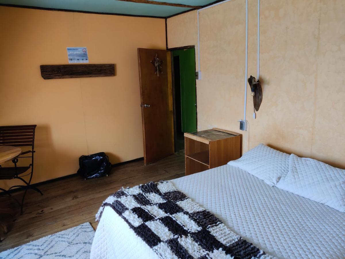 Hosteria Huemules Puerto Guadal Bagian luar foto